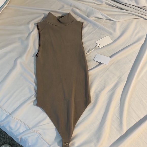 Good American bodysuit - Picture 3 of 3